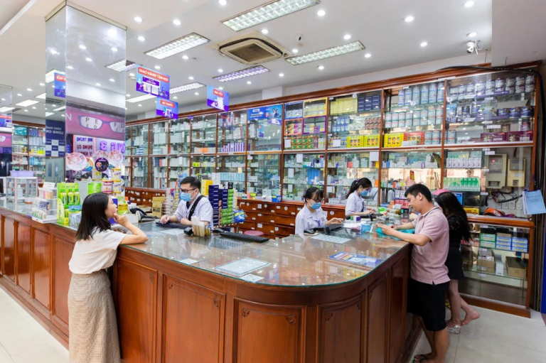 Mã ngành 4772: Bán lẻ thuốc, dụng cụ y tế, mỹ phẩm và vật phẩm vệ sinh trong các cửa hàng chuyên doanh