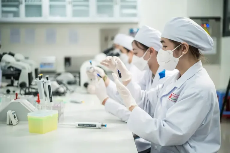 Mã ngành 2100: Mã ngành sản xuất thuốc, hóa dược và dược liệu