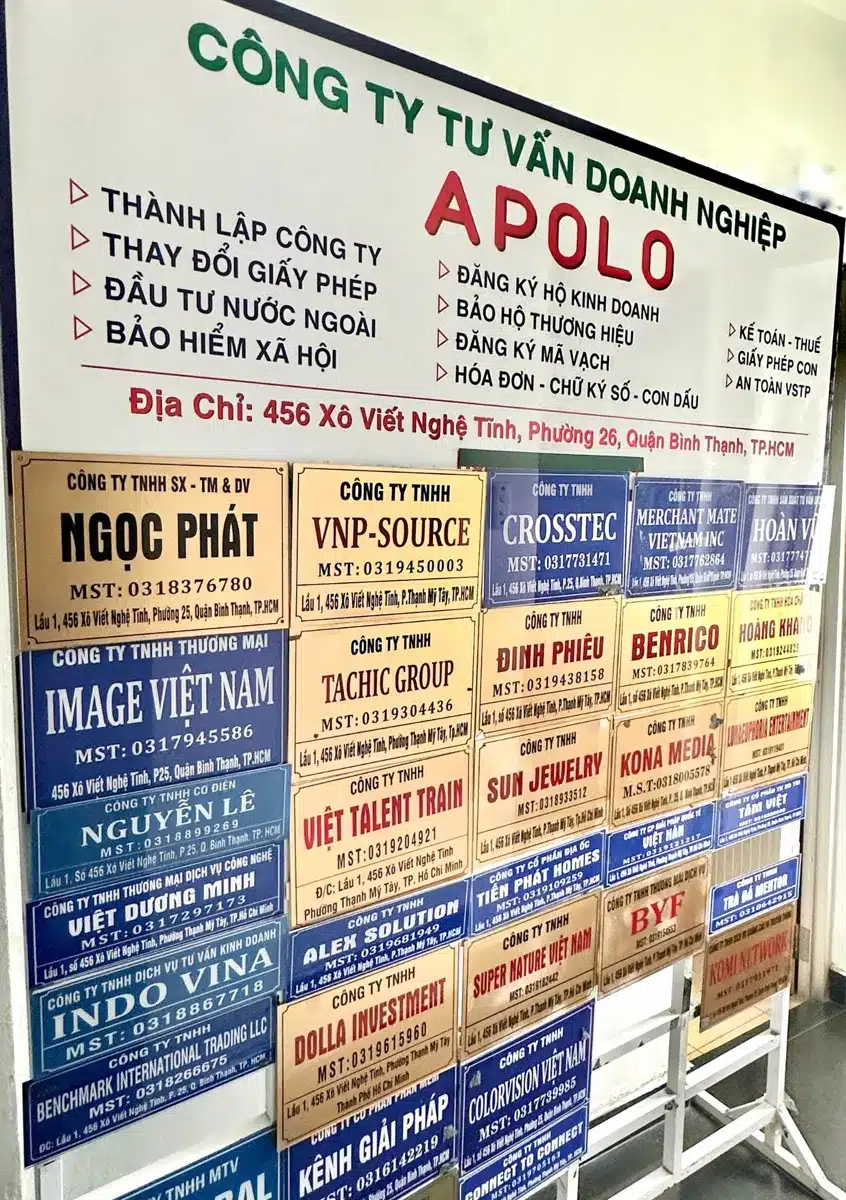 Bảng hiệu các doanh nghiệp khách hàng đặt tại văn phòng Kế Toán Apolo