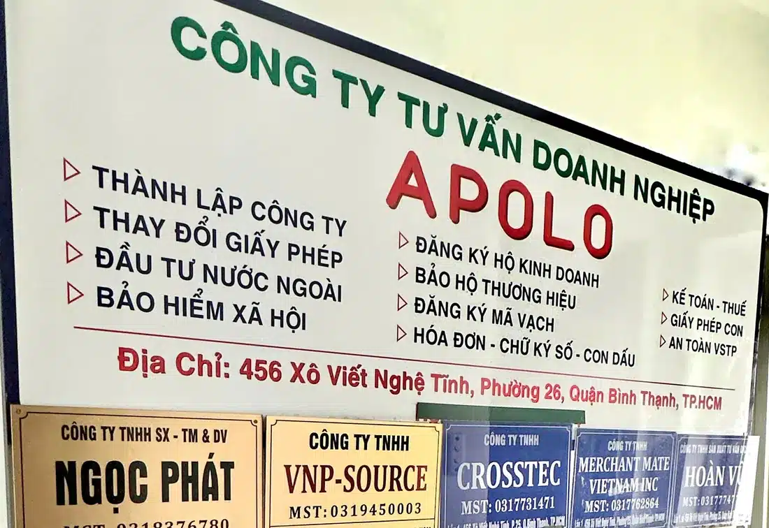 Bảng hiệu Công ty Tư vấn Doanh nghiệp Apolo cùng các doanh nghiệp khách hàng đã thành lập