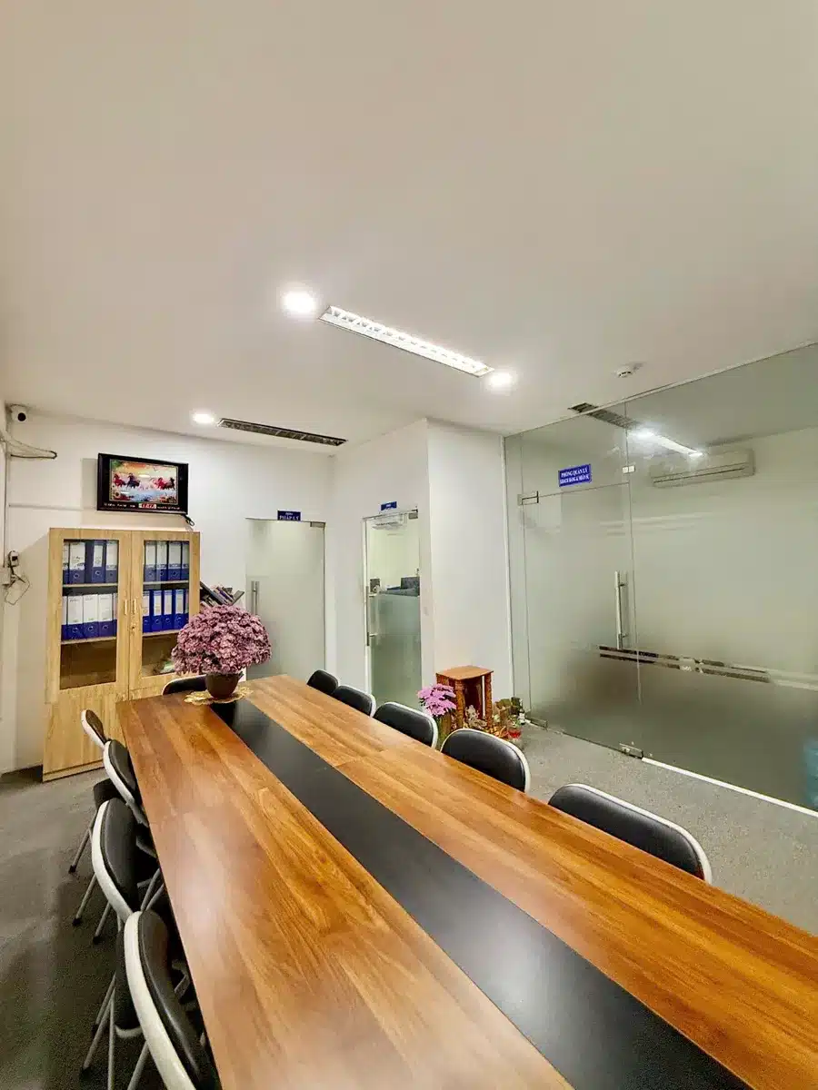 Phòng họp tiếp khách tại văn phòng Kế Toán Apolo