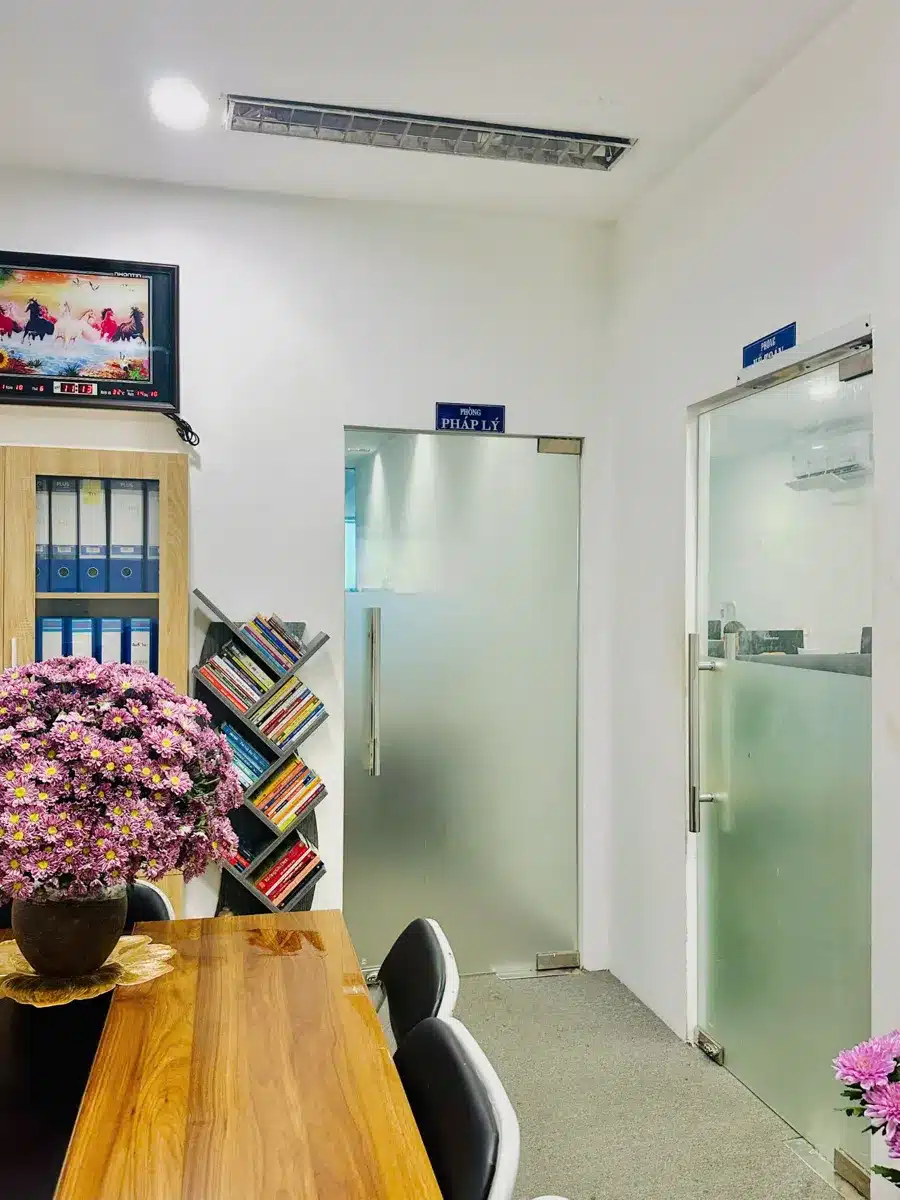 Phòng Pháp lý và phòng Kế toán của Kế Toán Apolo